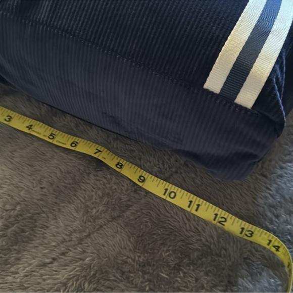 NWT- Victoria Secret Zippered Velour Navy Tote Bag - Picture 6 of 9